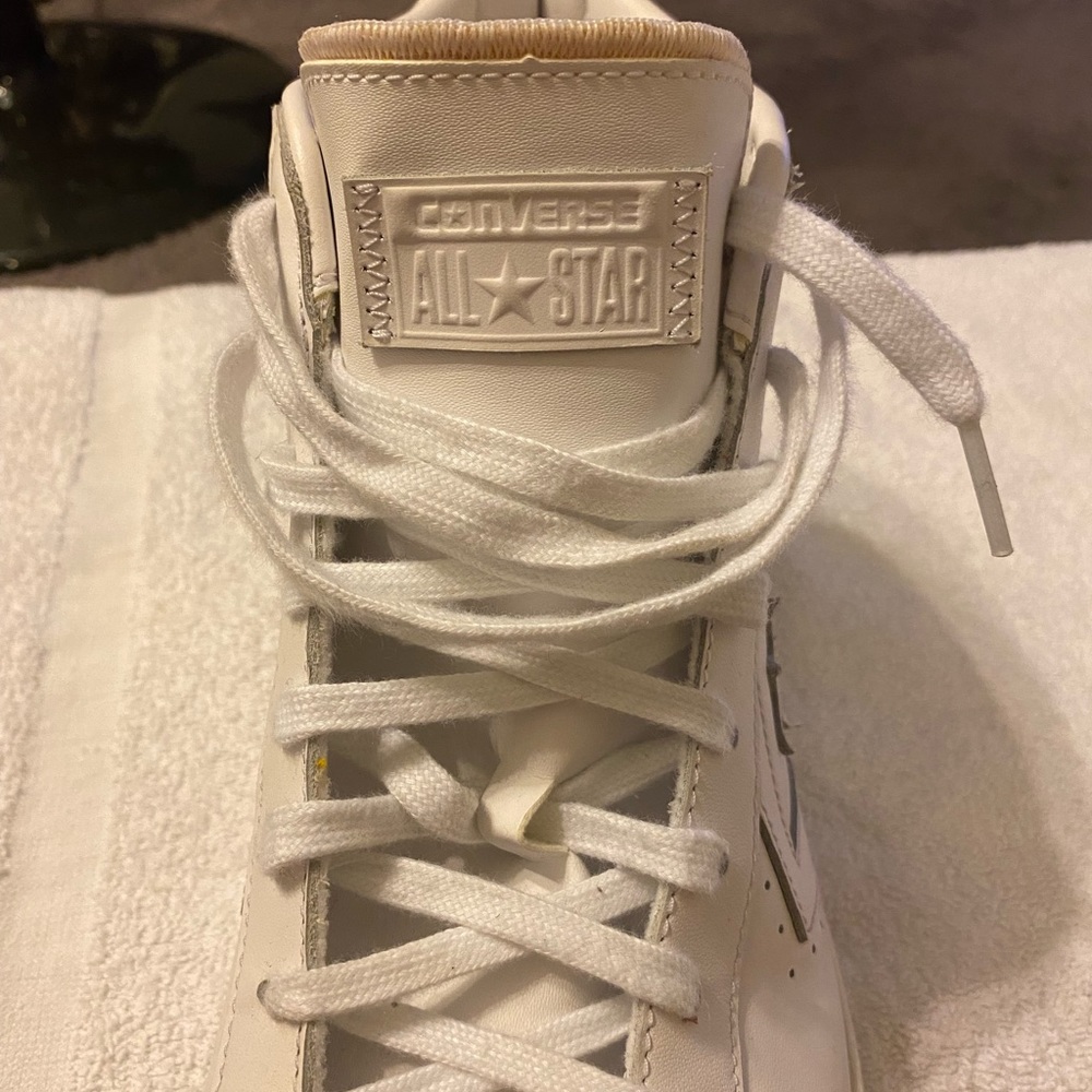 Mens All⭐️Star Converse Sneakers  Leather Mid White. Size 12 Preowned. - Picture 5 of 7